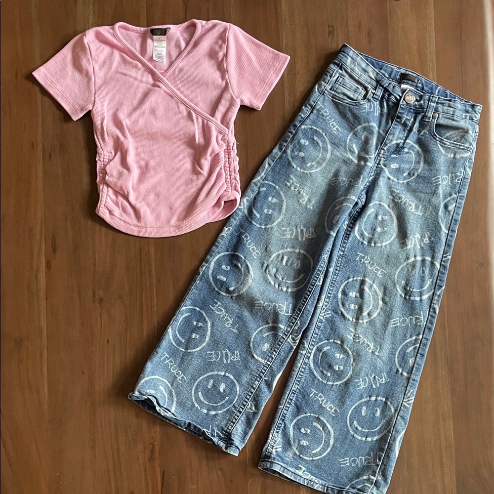 Truce Girls Pink Top and Smiley Face Wide leg jeans size 10